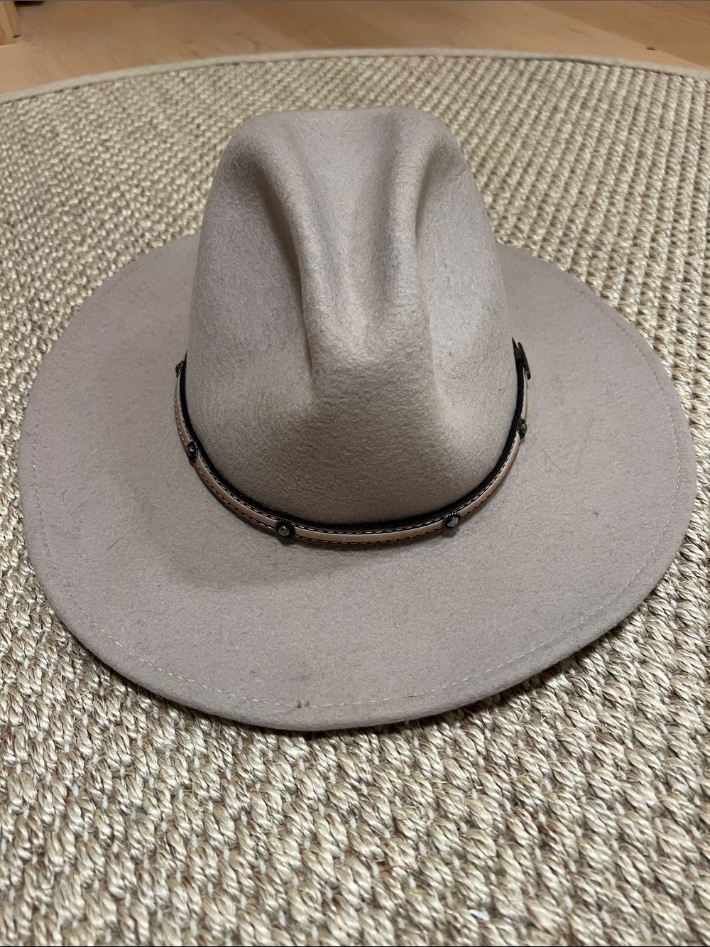 Men's Wide-Brim Wool Felt Hat in Taupe with Leather Accent